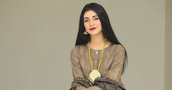 Sarah Khan Height